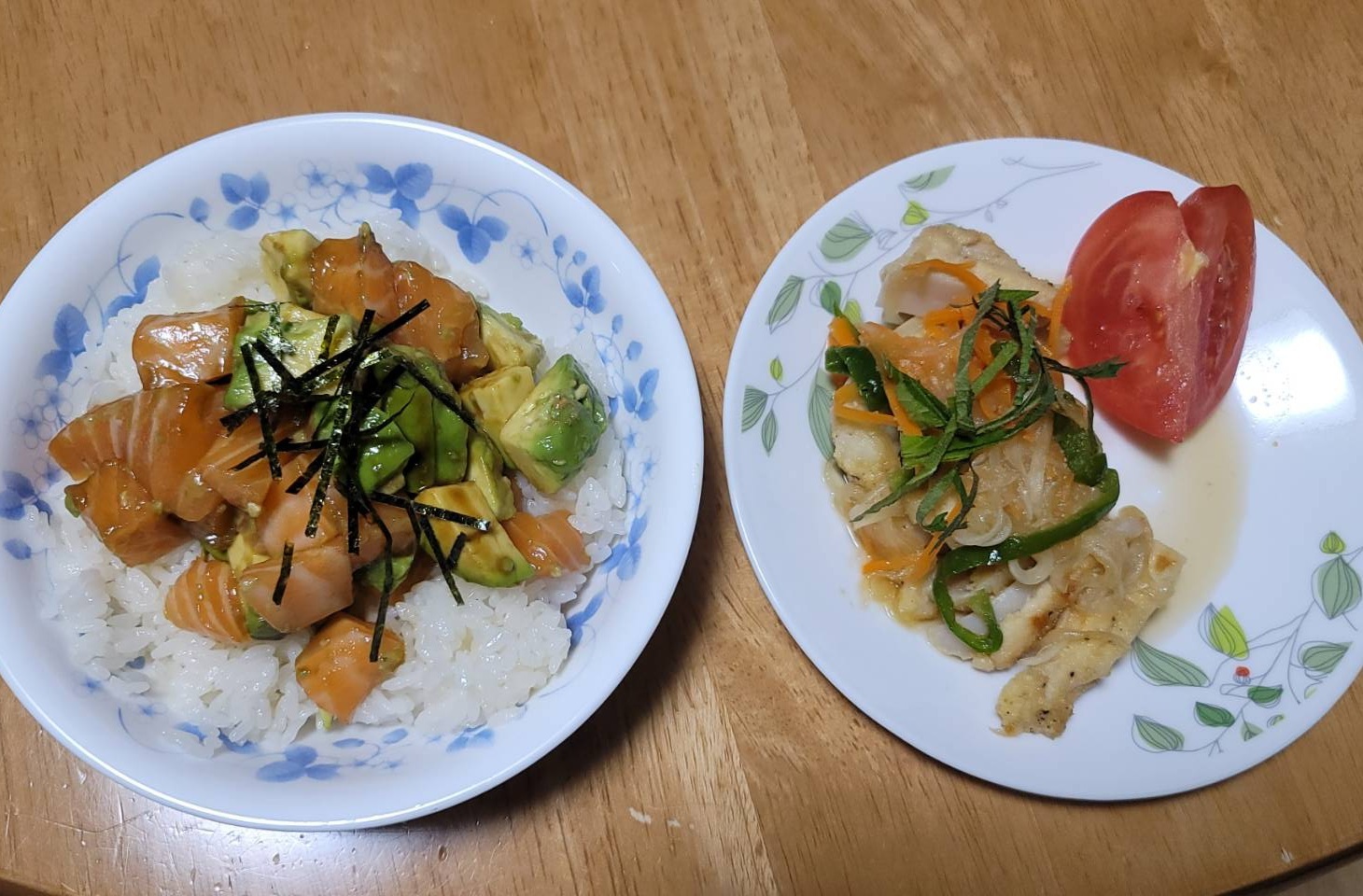 サーモンアボカド丼、鶏なんこつの南蛮漬。_a0061973_20021504.jpg