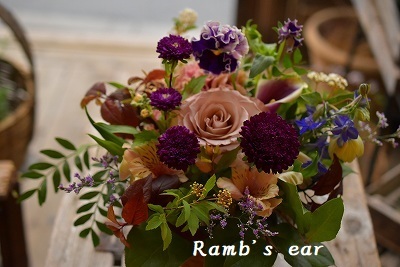 お誕生日のお花お送りしました Ramb S Ear ﾗﾑｽﾞｲﾔｰ
