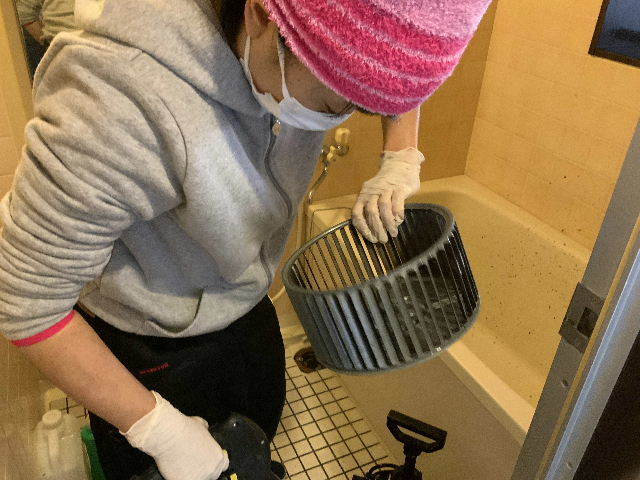 賃貸7日目 45年ぶりのリベット打ち_f0031037_19250979.jpg