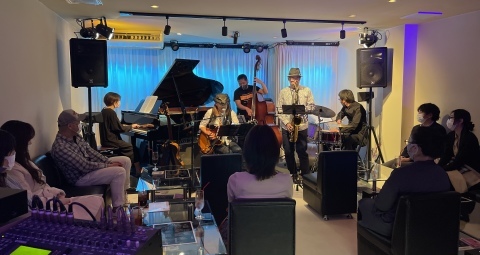 Jazzlive Comin ジャズライブ カミン広島 本日4月21日はおやすみです。_b0115606_10515908.jpeg
