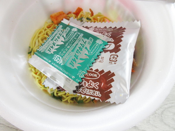 【エースコック】スーパーカップ1.5倍 豚キムチラーメン キムチ50%増量_c0152767_07473824.jpg