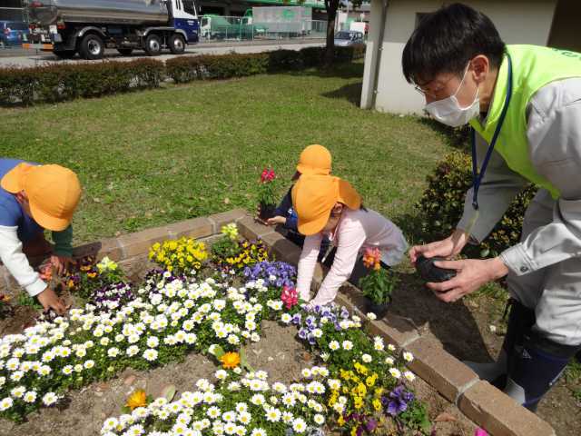 中川口緑地れいんぼーかだん花の植替（地域の方々との協働イベント）を行いました！_d0338682_08434584.jpg