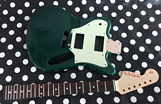 「Bottle Green MetallicのSuper Panic」の塗装が完了!_e0053731_17392172.jpeg