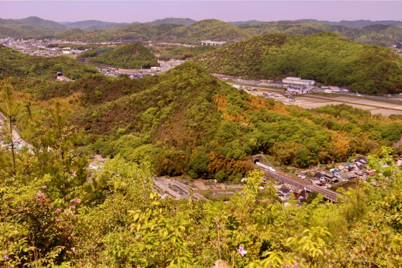 眼下に山陽新幹線が見える 旅と暮らしの日々 By Sato Tetsuya 眼下に山陽新幹線が見える 旅と暮らしの日々 By Sato Tetsuya