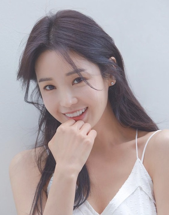 トップアイドル出身女優 ナム ギュリ 整形で完璧な顔に 複数の事務所かけもちで芸能界干されてた 実の姉 日本でも活動していた すっぴん 韓国芸能人の紹介 整形 top トップアイドル出身女優 ナム ギュリ 整形で完璧な顔に 複数の事務所かけもちで芸能界干されてた 実の姉 日本でも活動していた すっぴん 韓国芸能人の紹介 整形 top