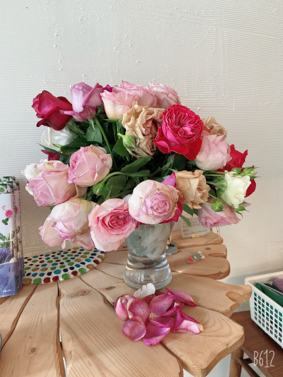 女神の時間 薔薇の蒸留と薔薇ジャム薔薇蜂蜜づくり Ayakoishii Samasamaaroma