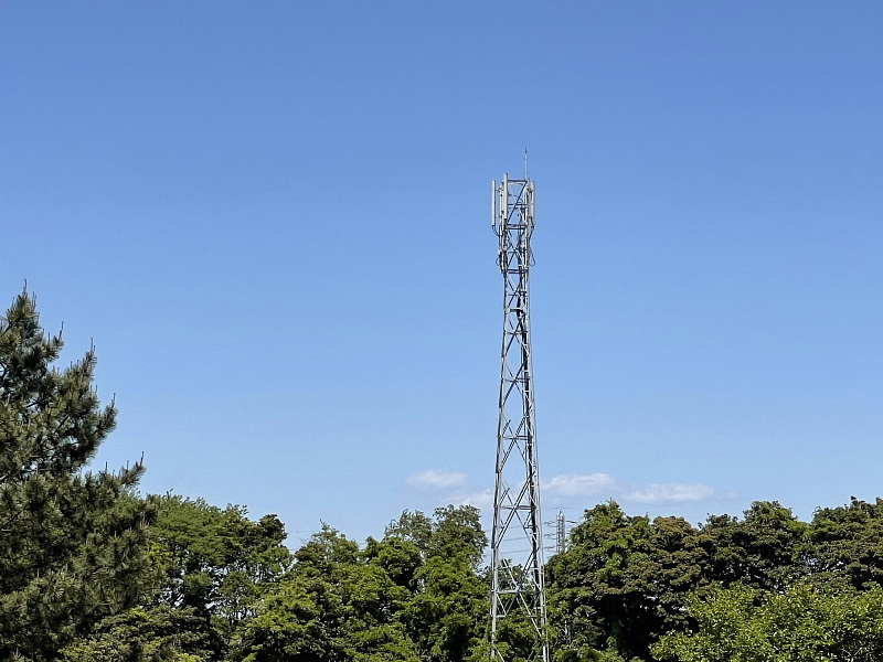 【ケータイ基地局探しの旅再び】今一度、各社携帯電話基地局を巡ってみた_b0008655_15290891.jpg