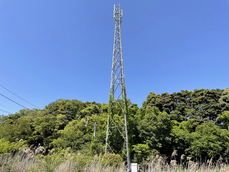 【ケータイ基地局探しの旅再び】今一度、各社携帯電話基地局を巡ってみた_b0008655_15294427.jpg