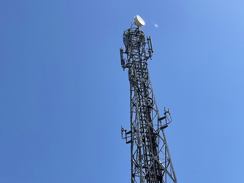 【ケータイ基地局探しの旅再び】今一度、各社携帯電話基地局を巡ってみた_b0008655_15481261.jpg