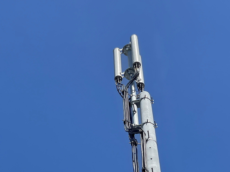 【ケータイ基地局探しの旅再び】今一度、各社携帯電話基地局を巡ってみた_b0008655_16345128.jpg