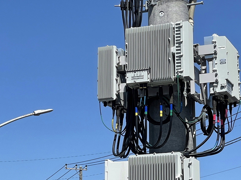 【ケータイ基地局探しの旅再び】今一度、各社携帯電話基地局を巡ってみた_b0008655_16355119.jpg