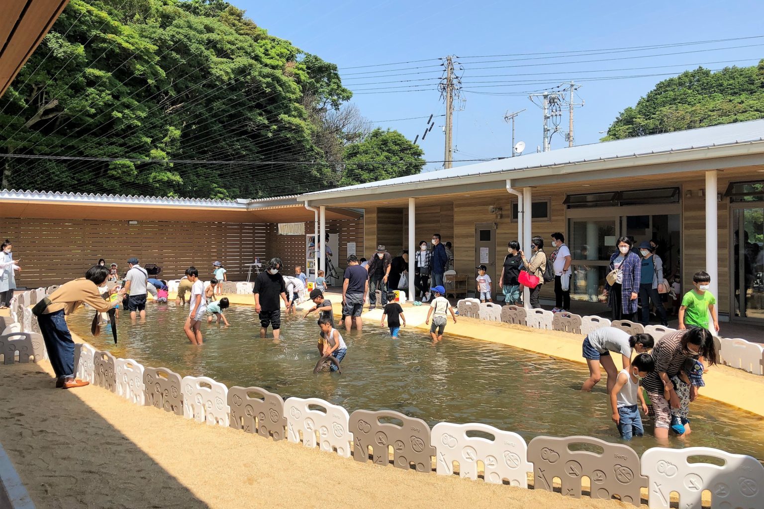 魚介類を中間育成し放流することを目的とした養殖施設・下松市栽培漁業センター_d0061579_19240374.jpg