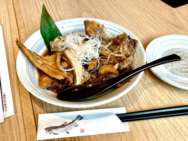 魚のあら煮とお酒でランチ @伊豆太郎(熱海駅ビル3f)_c0212604_19052894.jpeg