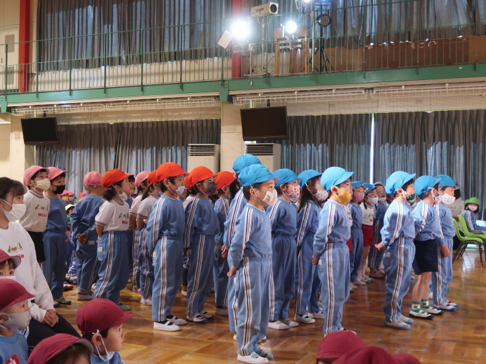 4月27日 今日は4月生まれのお誕生会_a0212624_11390215.jpg