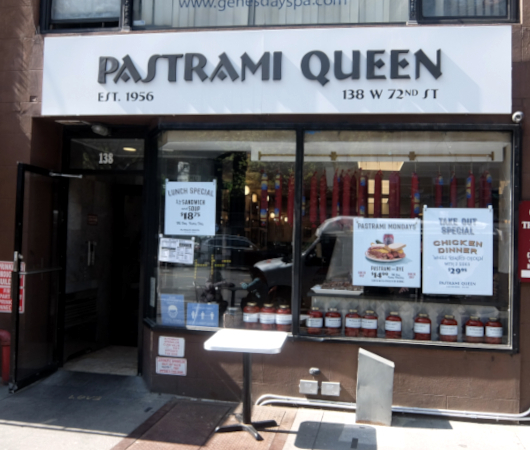 今、NYでカッツより圧倒的に美味しいパストラミ・サンド、パストラミ・クイーン（Pastrami Queen）_b0007805_04033008.jpg