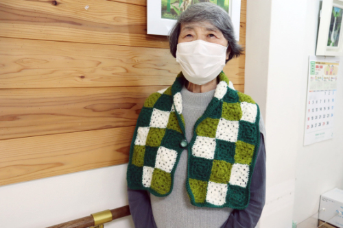編みもの　～ 新緑カラーのモチーフ編みショール ～_e0222340_14272538.jpg