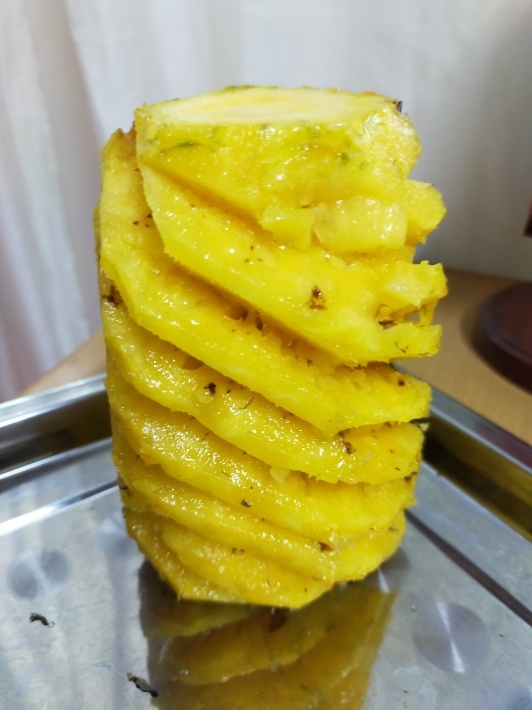 超絶美味しいパイナップル🍍_e0408534_16374659.jpg