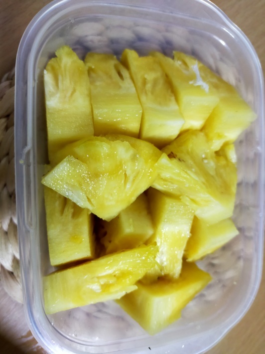 超絶美味しいパイナップル&#127821;_e0408534_16404395.jpg