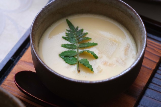 山うどの芽と白アスパラガスの天ぷら_d0377645_21295695.jpg