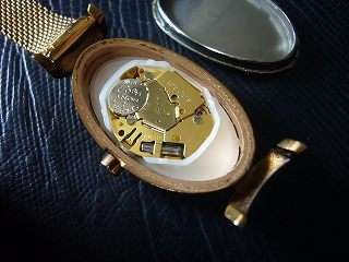 お預かりのフォリフォリの電池交換 : 腕時計、また買っちゃい