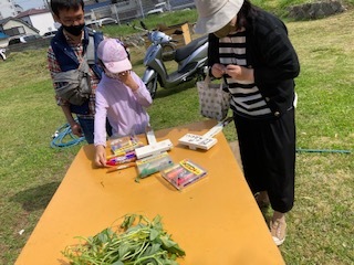 《おやこ楽農くらぶの皆さんへ》サツマイモの苗の植えつけ、完了です!_f0079749_16571238.jpg