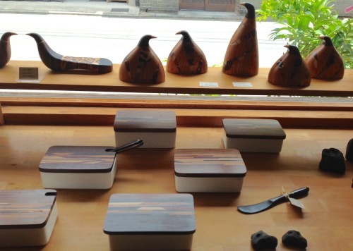 あまたの展示会『木工 川上嘉彦展〜よりそう鳥たち〜』始まりました_b0153663_13045498.jpeg