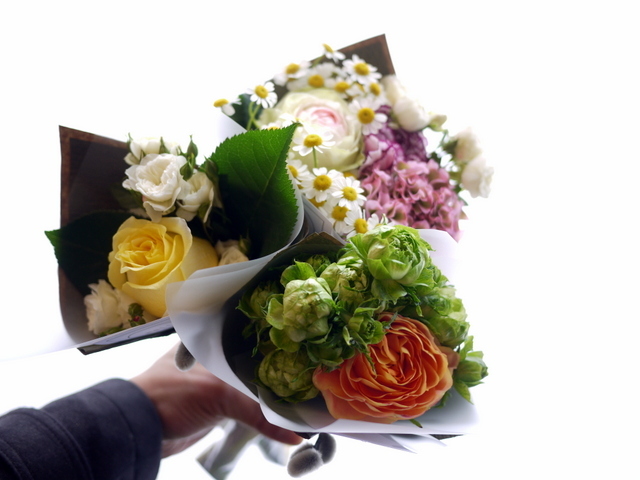 ピアノ発表会のプレゼントにミニブーケ3種 21 04 29 札幌 花屋 Mell Flowers