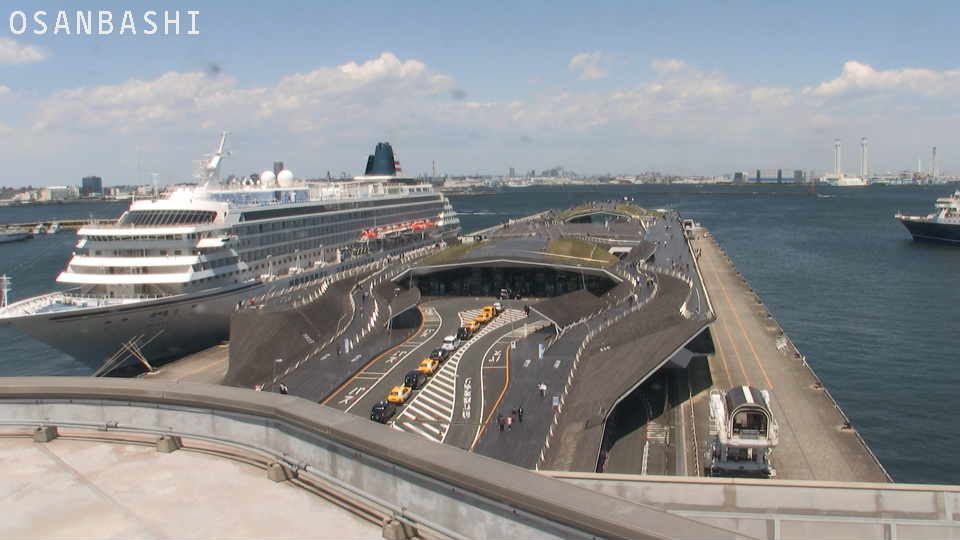 【横浜市の要請でにっぽん丸も急遽帰港】_b0009849_12265249.jpeg