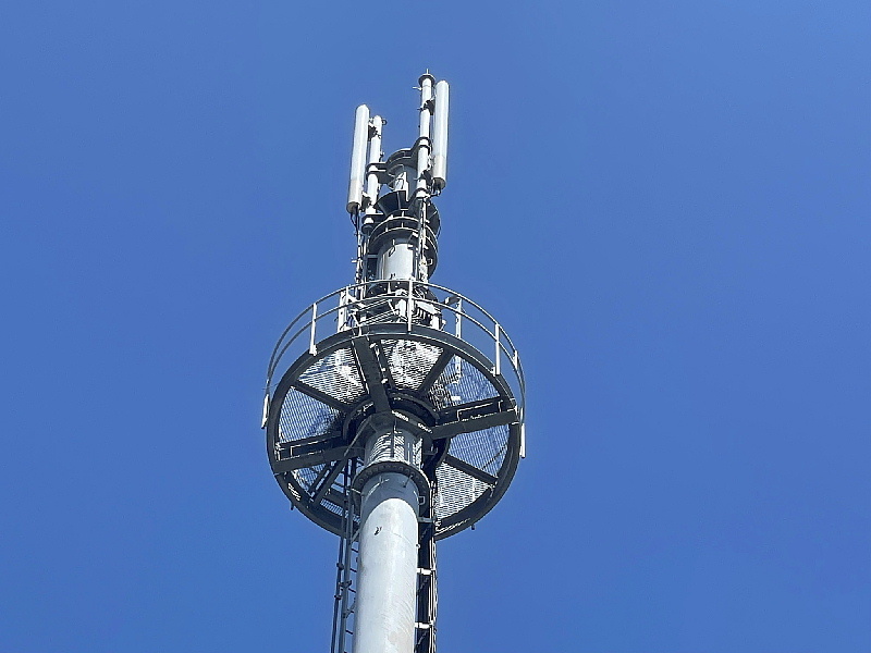 【ケータイ基地局探しの旅再び】今一度、各社携帯電話基地局を巡ってみた_b0008655_21292284.jpeg