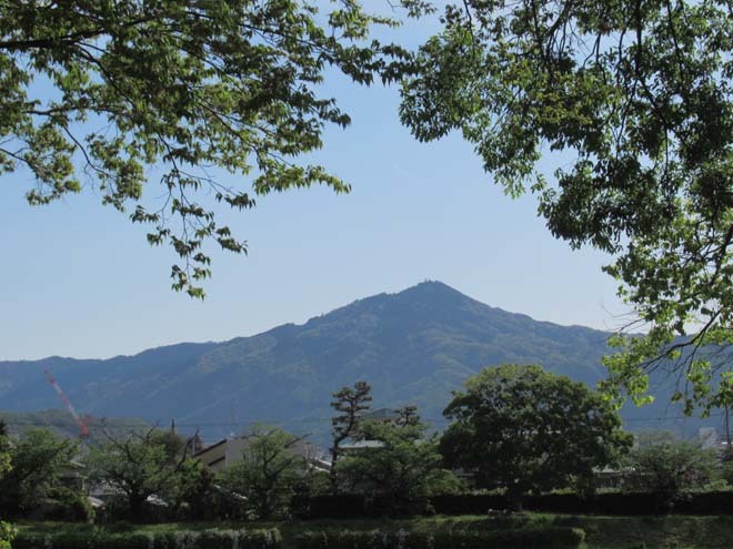 鴨川から比叡山を眺めた_e0048413_20165465.jpg