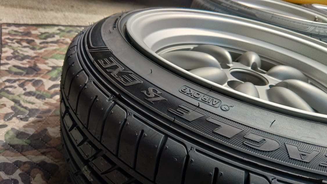 格安！！　15インチ 8j 165/55r15 15インチ 8J 165/55r15 引っ張り