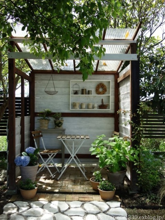 小屋のバージョンアップDIY、ひとまず終了!1年前とのBEFORE→AFTER_c0293787_10072477.jpg