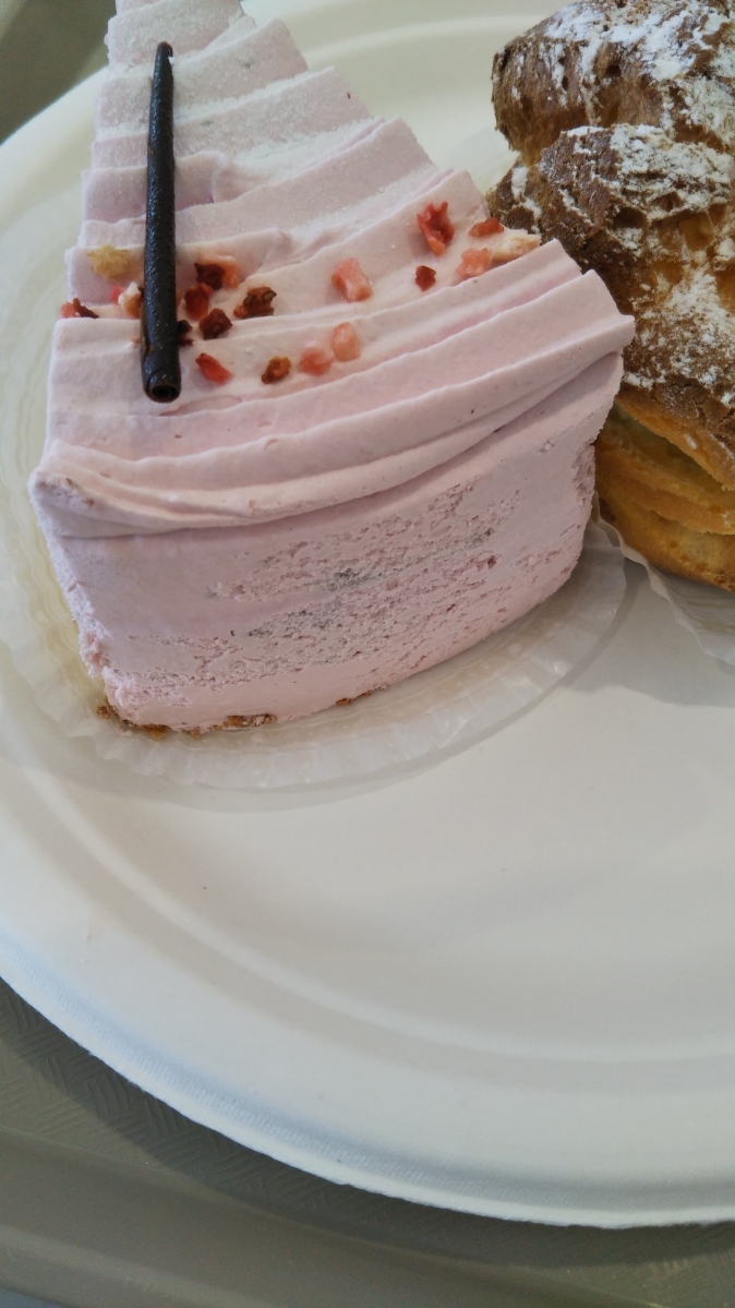 不二家 フィーストタウン塩山店 ケーキ食べ放題_f0076001_22391710.jpg