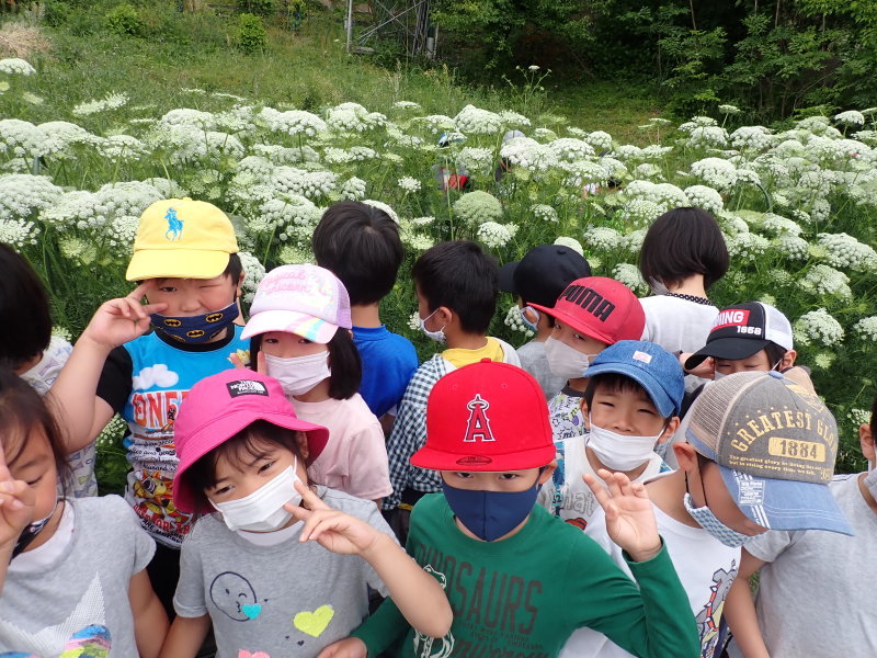 21年5月8日学童さんスナップエンドウきゅうりナスミニトマト 衣川圭太の外遊び日記と一般社団法人マミー マミー保育園 マミー学童クラブ の出来事