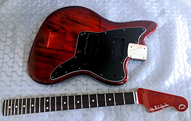 Burn Claret Red Meta SBのPsychomasの塗装が完了!_e0053731_17542688.jpeg