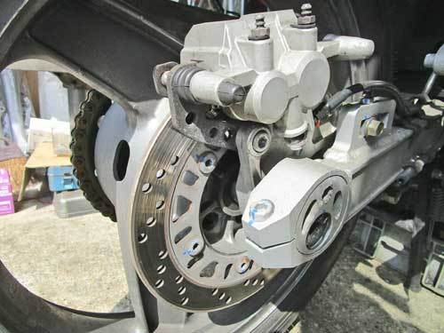 T野サン号 GPZ900Rニンジャのリアブレーキ一新&社外ステップの T野サン号 GPZ900Rニンジャのリアブレーキ一新&社外ステップの