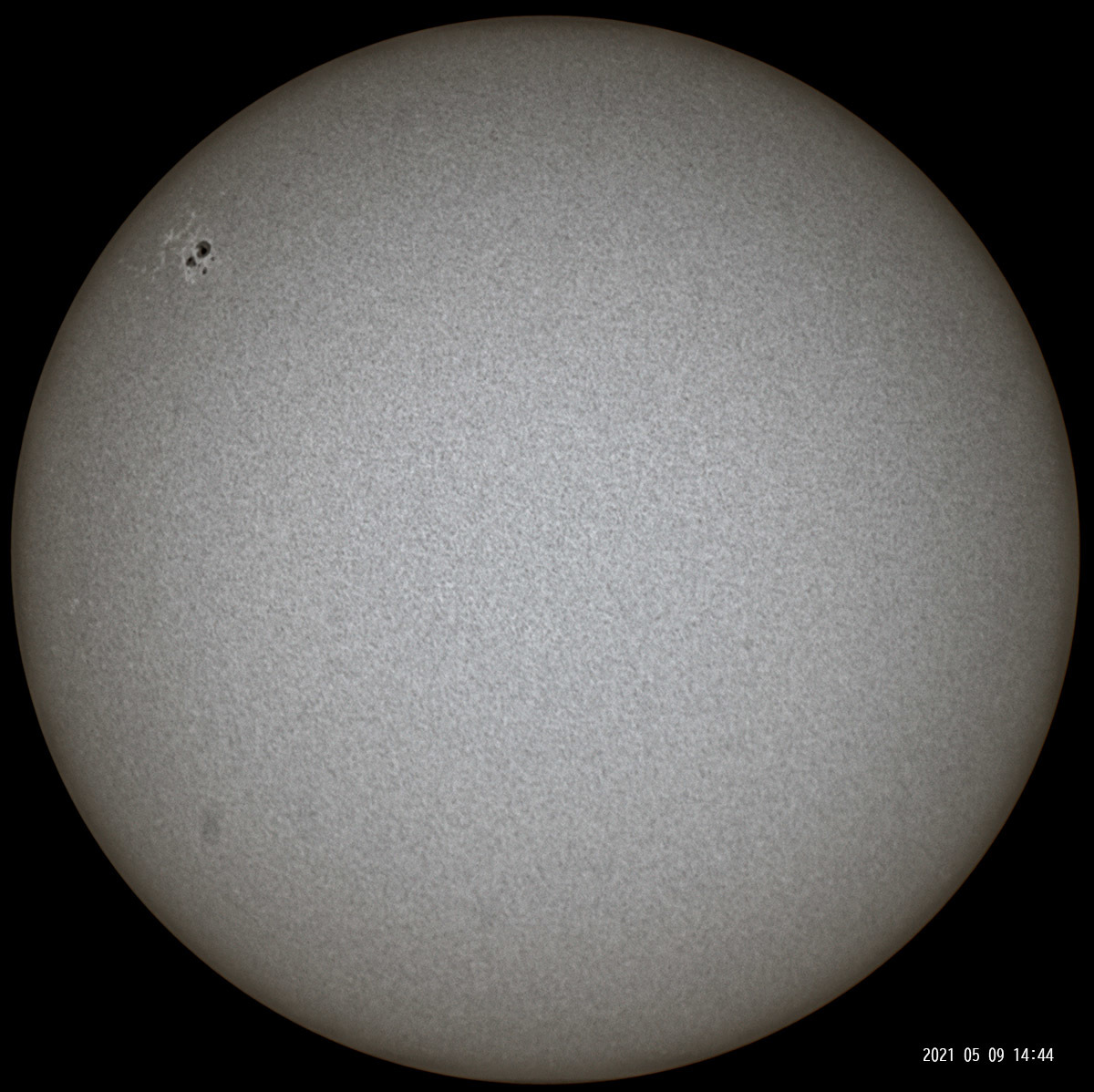 5月9日の太陽_e0174091_17212072.jpg