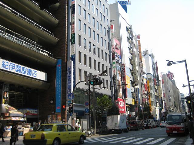 【昔の新宿の動画】_b0009849_13403926.jpeg