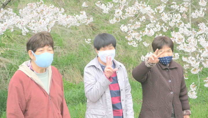 お花見外出_c0350752_23204732.jpg