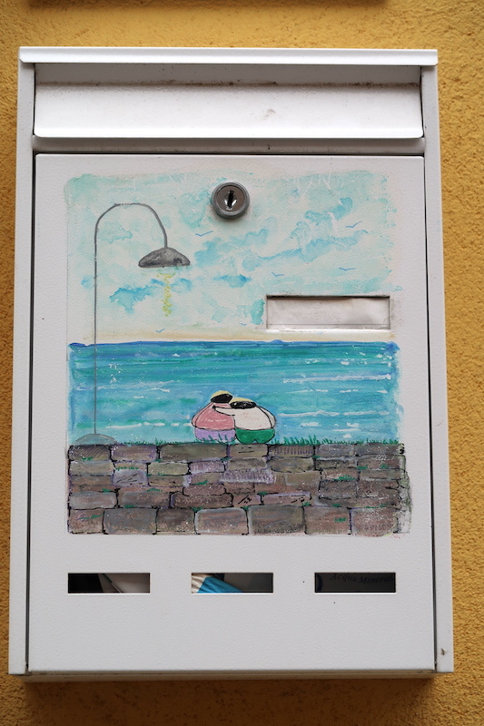 海の町ファーノと母鳥と泳ぐ雛たち_f0234936_07243318.jpg