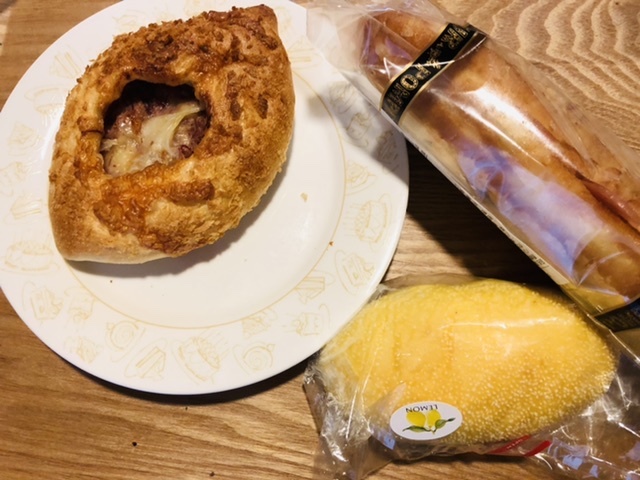 【ポンパドウルのマリトッツォ オランジュ】_b0009849_17290145.jpeg