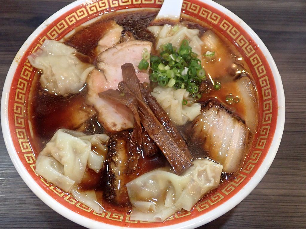 三方原町「時代麺房 ライオン」でチャーシューワンタンメン_e0220163_16341161.jpg