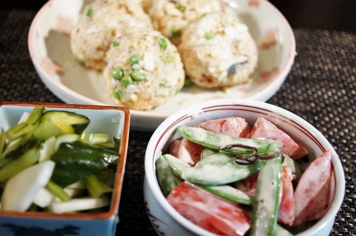 ■昼ご飯【塩鱈の甘辛ソテーとグリンピースとおかか入りおにぎりセット】_b0033423_18500716.jpg