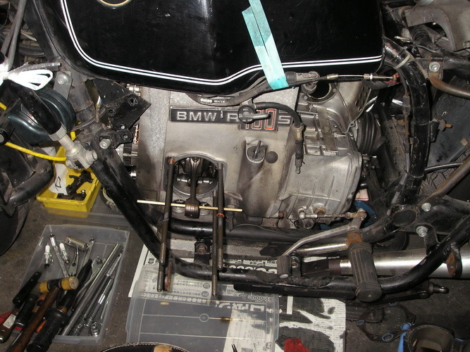 BMW R100S 腰上OHと他_e0218639_09564479.jpg