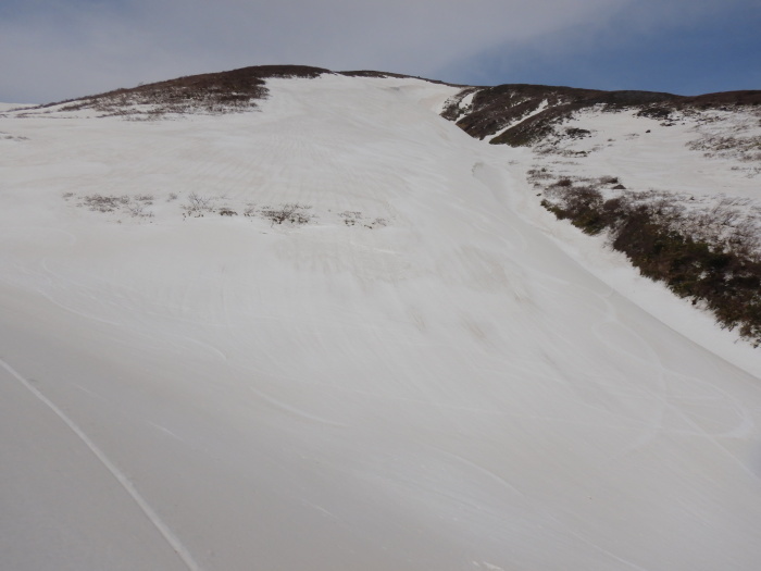 月山・東斜面と大雪城 ～ ２０２１年４月２４日_f0170180_22324945.jpg