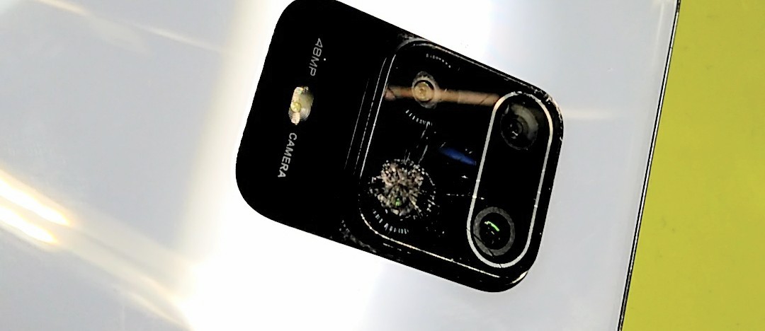 スマホ カメラのレンズカバーが割れました ゼニットさん の まるちな研究室の倉庫