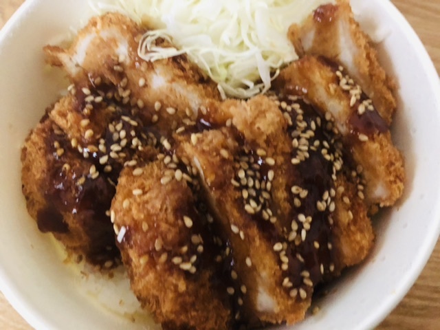 まい泉監修はソースだった ローソンのカツ丼 お散歩アルバム 賑やかな夏に
