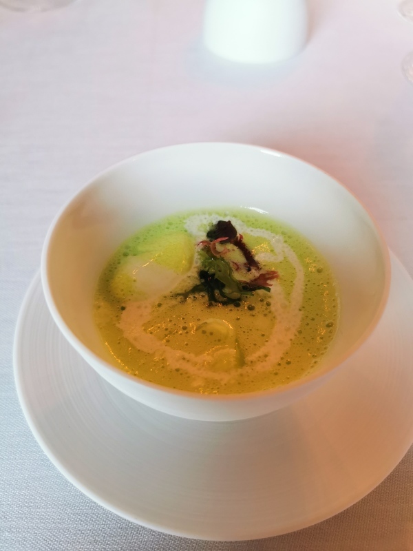 Cheval Blanc バーゼル スイス 食べて 寝るだけ
