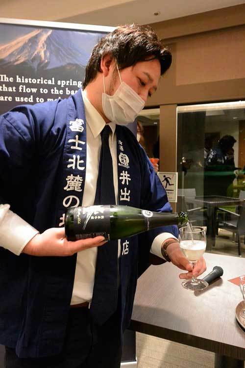 【（日本酒イベント）「やまなし地酒フェスタ」へ参戦！！】_a0005436_14380977.jpg