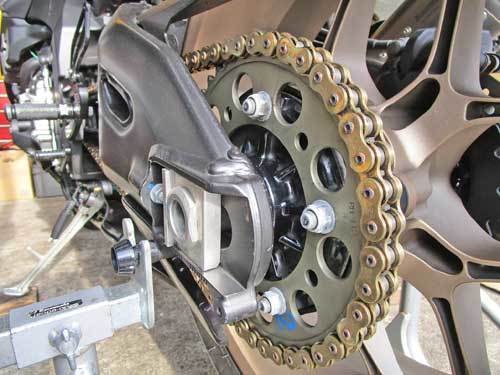 K西さん号 YZF-R1のタイヤ交換やらブレーキパッド交換やら